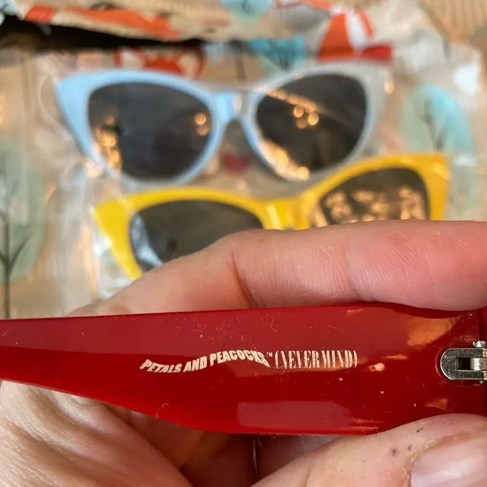 Petals and Peacocks NWOT 2 pair sunglasses white & red in avant-garde shapes